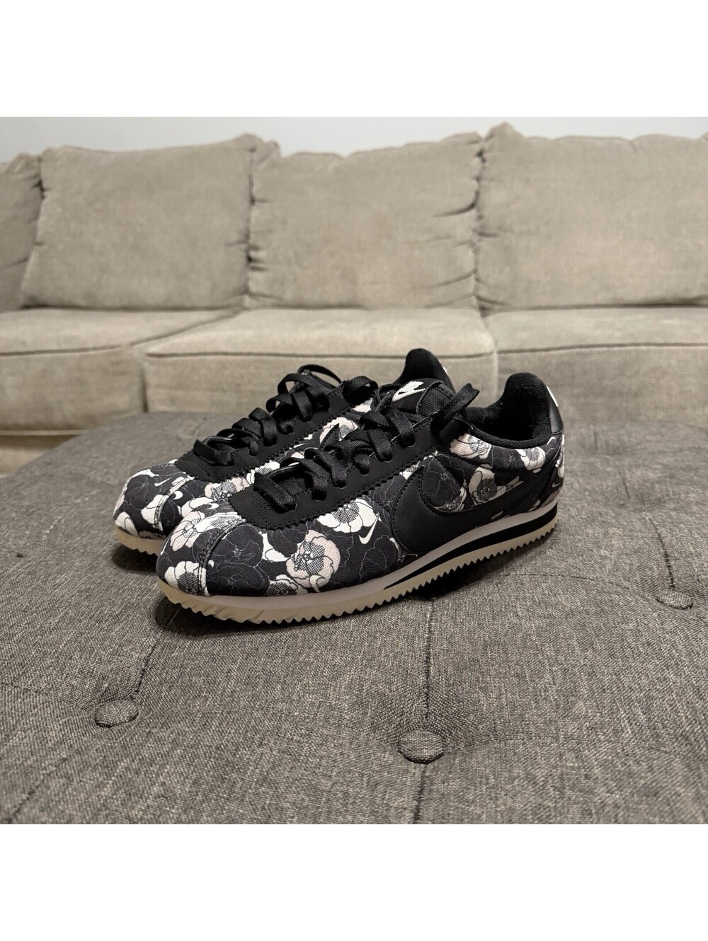 Nike Cortez LX Womens 10 Black Floral 2019 AV1338 NWOT